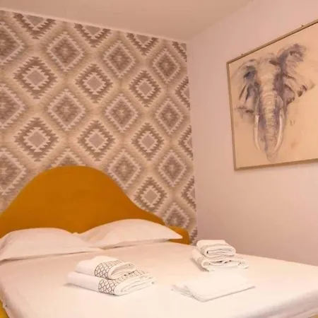 Apartment Colonial Touch Brasov